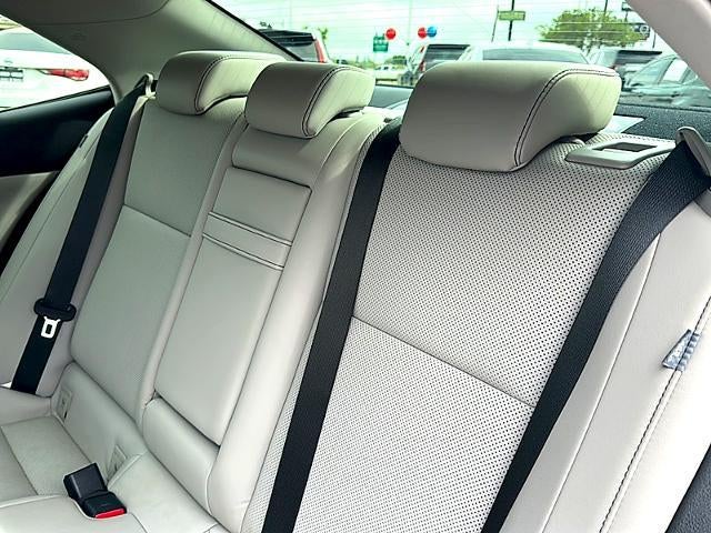2015 Lexus IS 350 4dr Sdn RWD