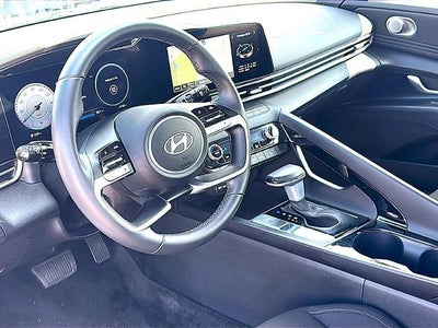 2025 Hyundai ELANTRA SEL Convenience IVT