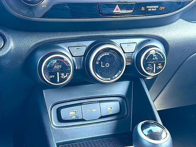 2025 Hyundai VENUE SEL IVT