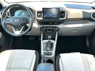 2025 Hyundai VENUE SEL IVT
