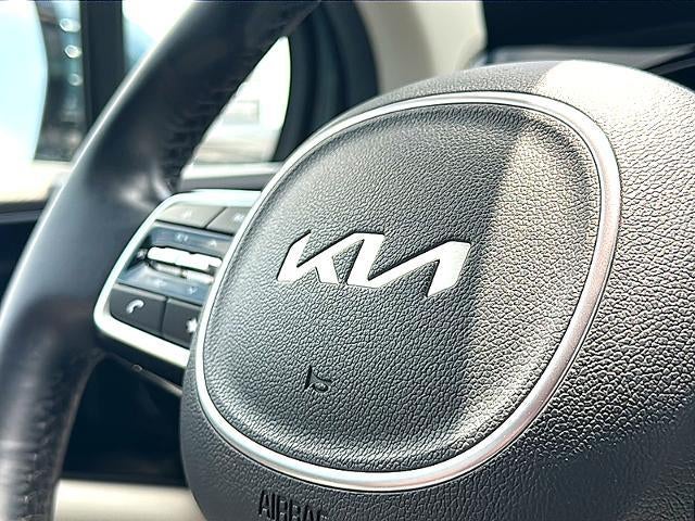 2023 Kia Carnival EX FWD