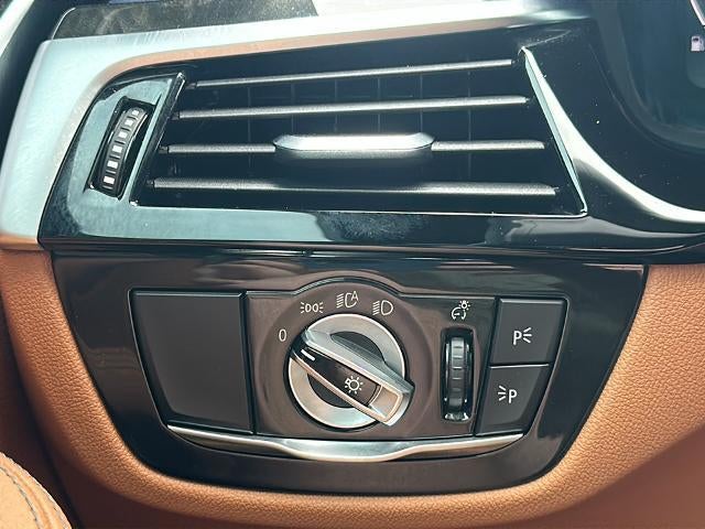 2023 BMW 530e xDrive Plug-In Hybrid