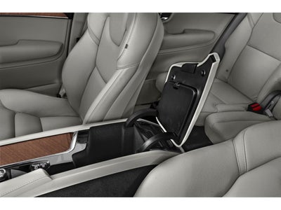 2022 Volvo XC90 T6 AWD Momentum 6P