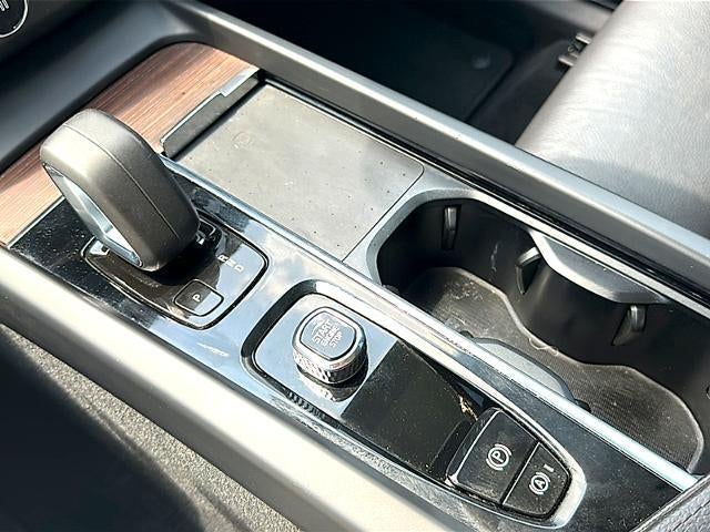 2022 Volvo XC60 B5 AWD Momentum