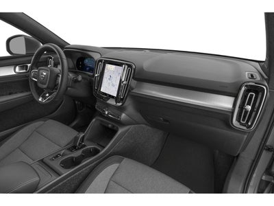 2025 Volvo XC40 B5 Plus Dark Theme
