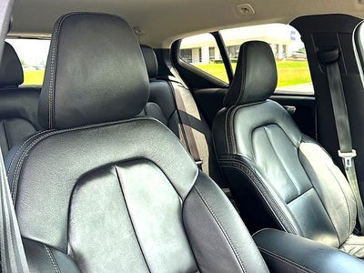 2023 Volvo XC40 B5 AWD Core