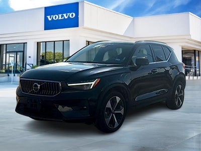 2023 Volvo XC40 B5 AWD Plus Bright Theme