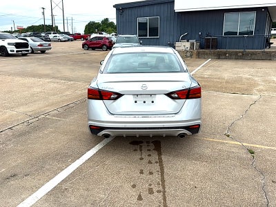 2022 Nissan Altima SV FWD