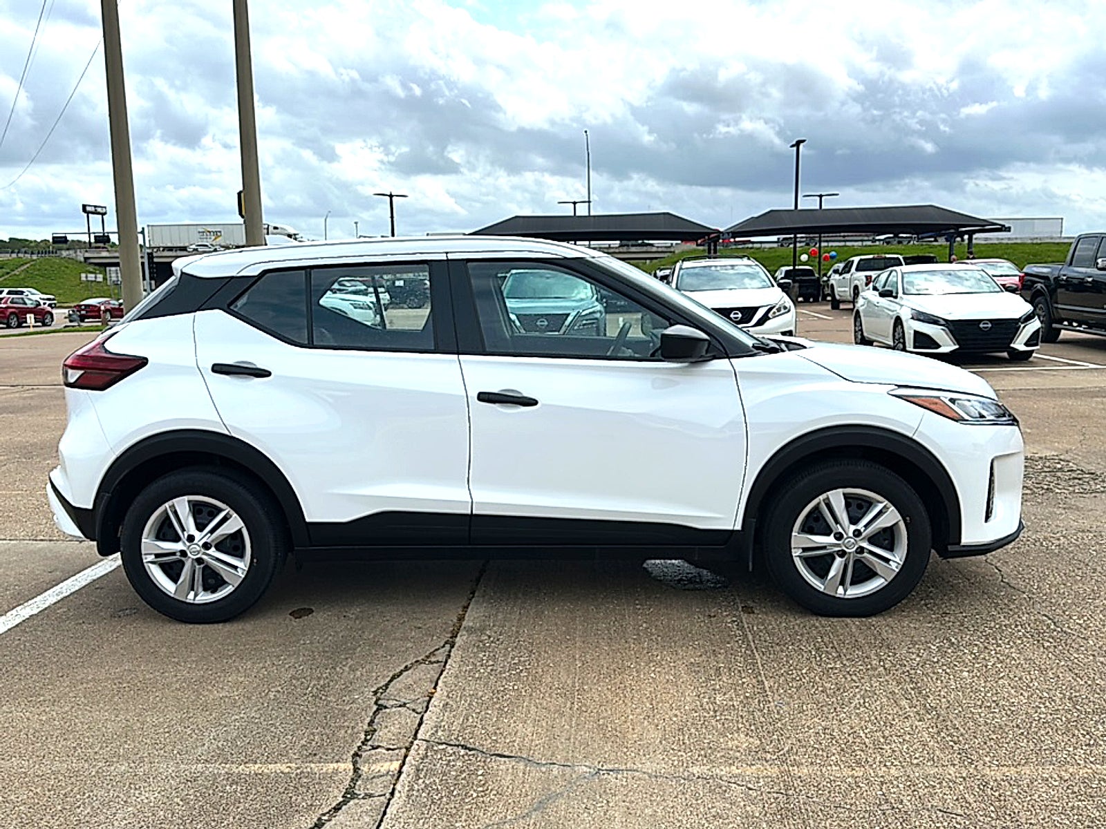 2025 Nissan Kicks Play S