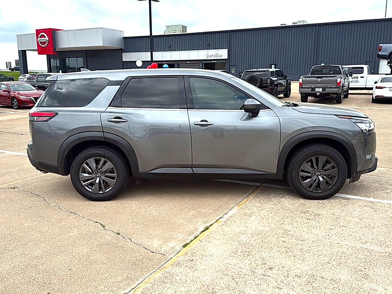 2022 Nissan Pathfinder S 2WD