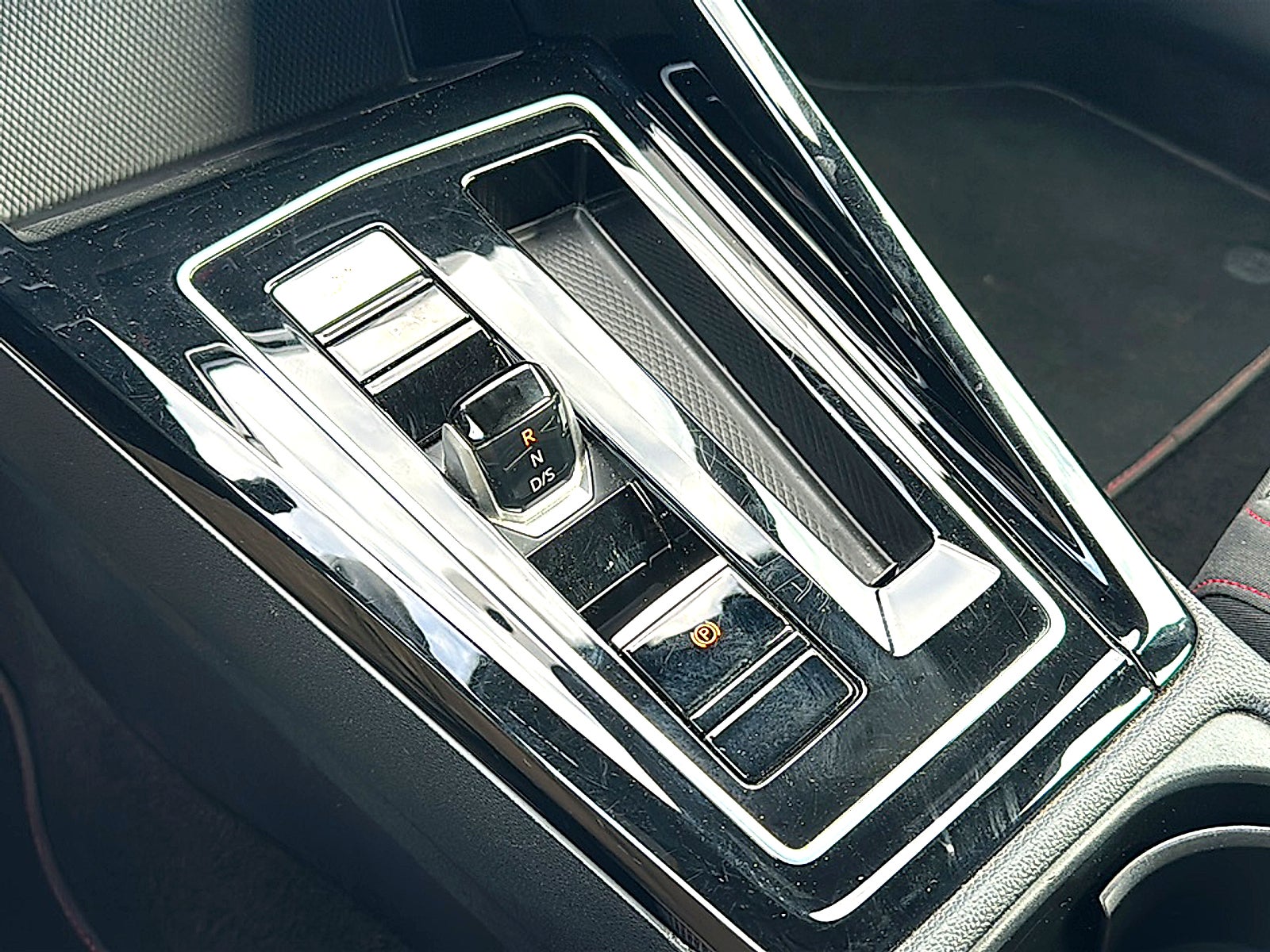 2024 Volkswagen Golf GTI 2.0T S