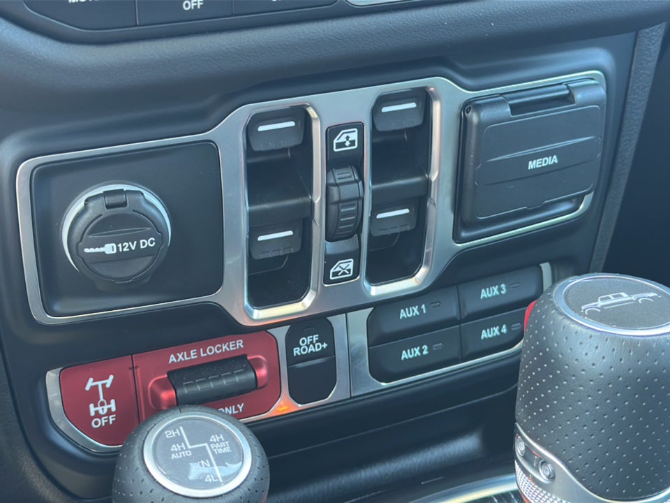 2025 Jeep Gladiator Mojave X