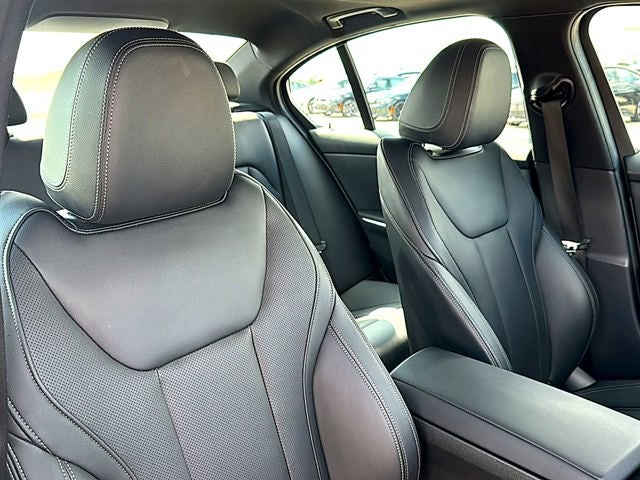 2024 BMW 3 Series 330i