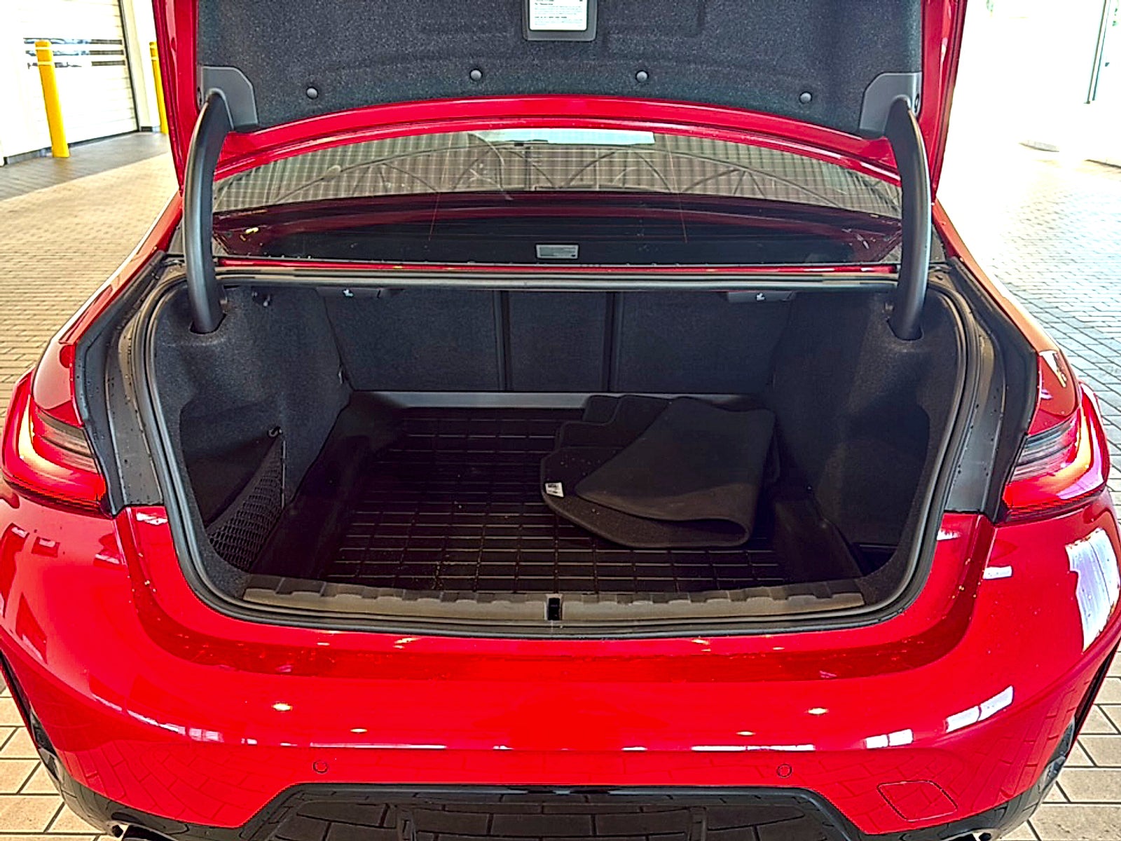 2023 BMW 3 Series 330i