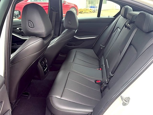 2024 BMW 3 Series 330i