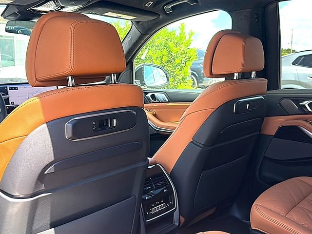 2027 BMW X7 xDrive40i