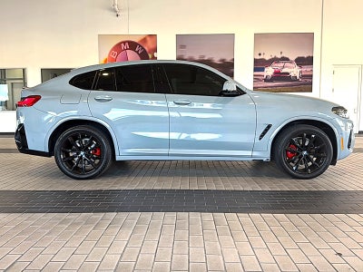 2025 BMW X4 xDrive30i
