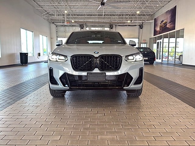 2025 BMW X4 xDrive30i