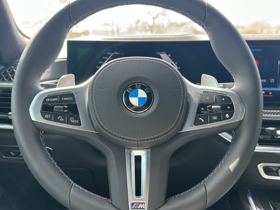 2025 BMW X7 M60i