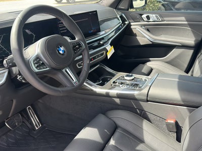 2025 BMW X7 M60i