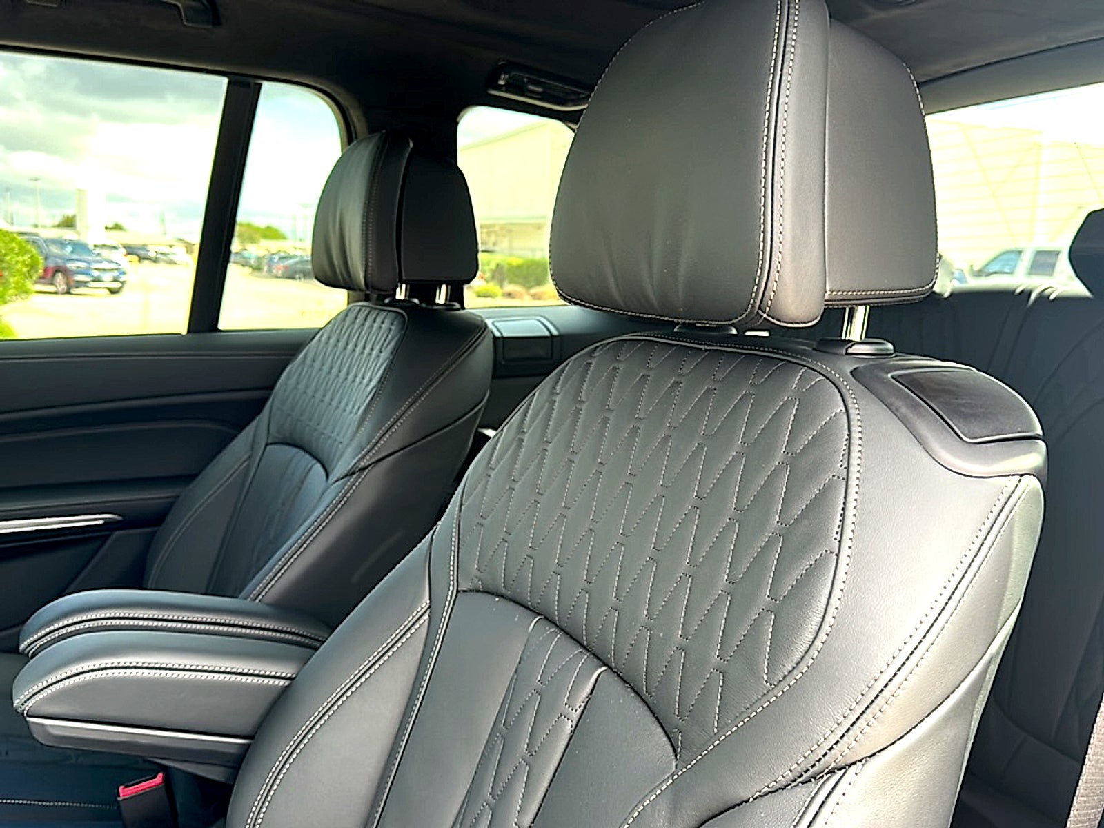 2027 BMW X7 M60i