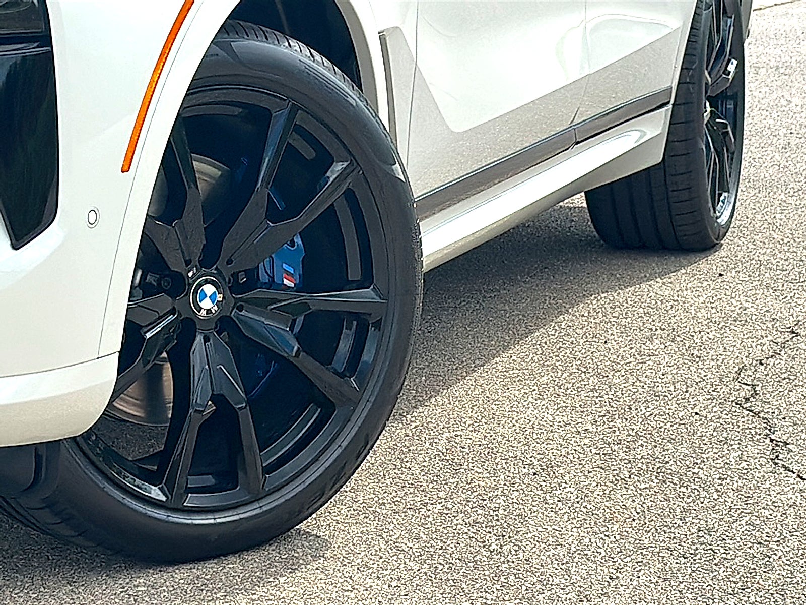 2027 BMW X7 M60i
