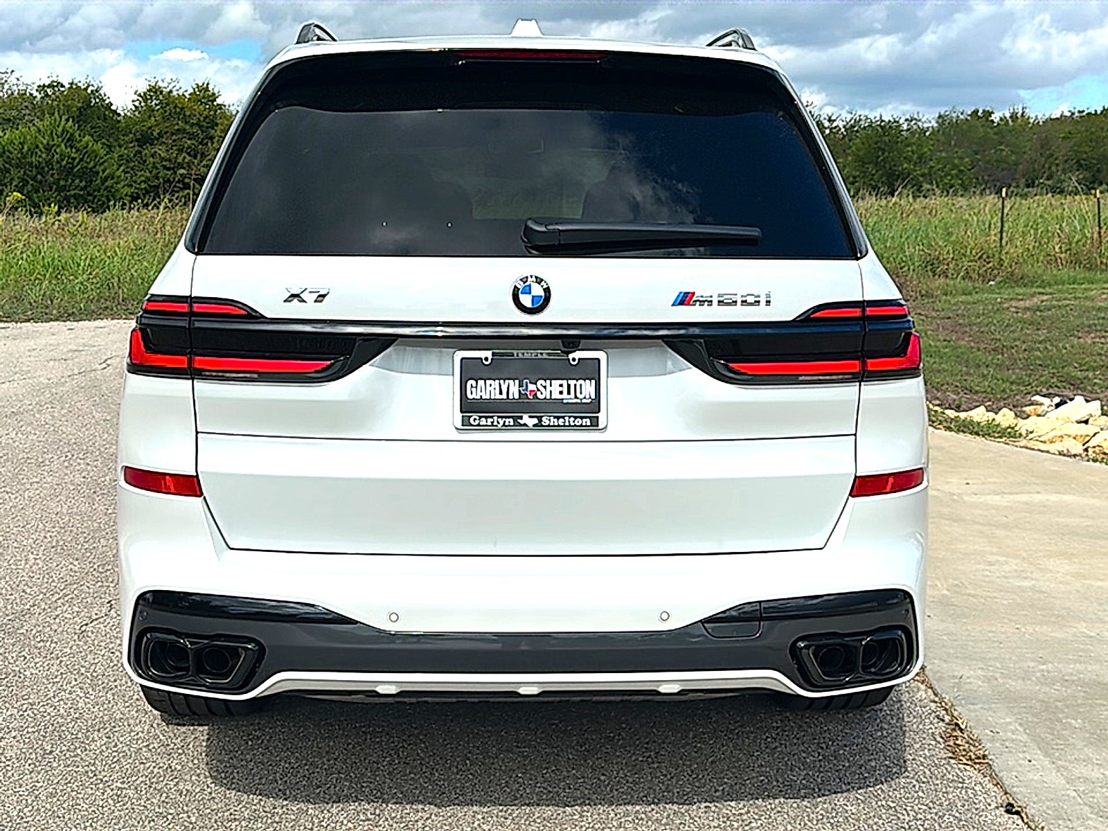 2027 BMW X7 M60i