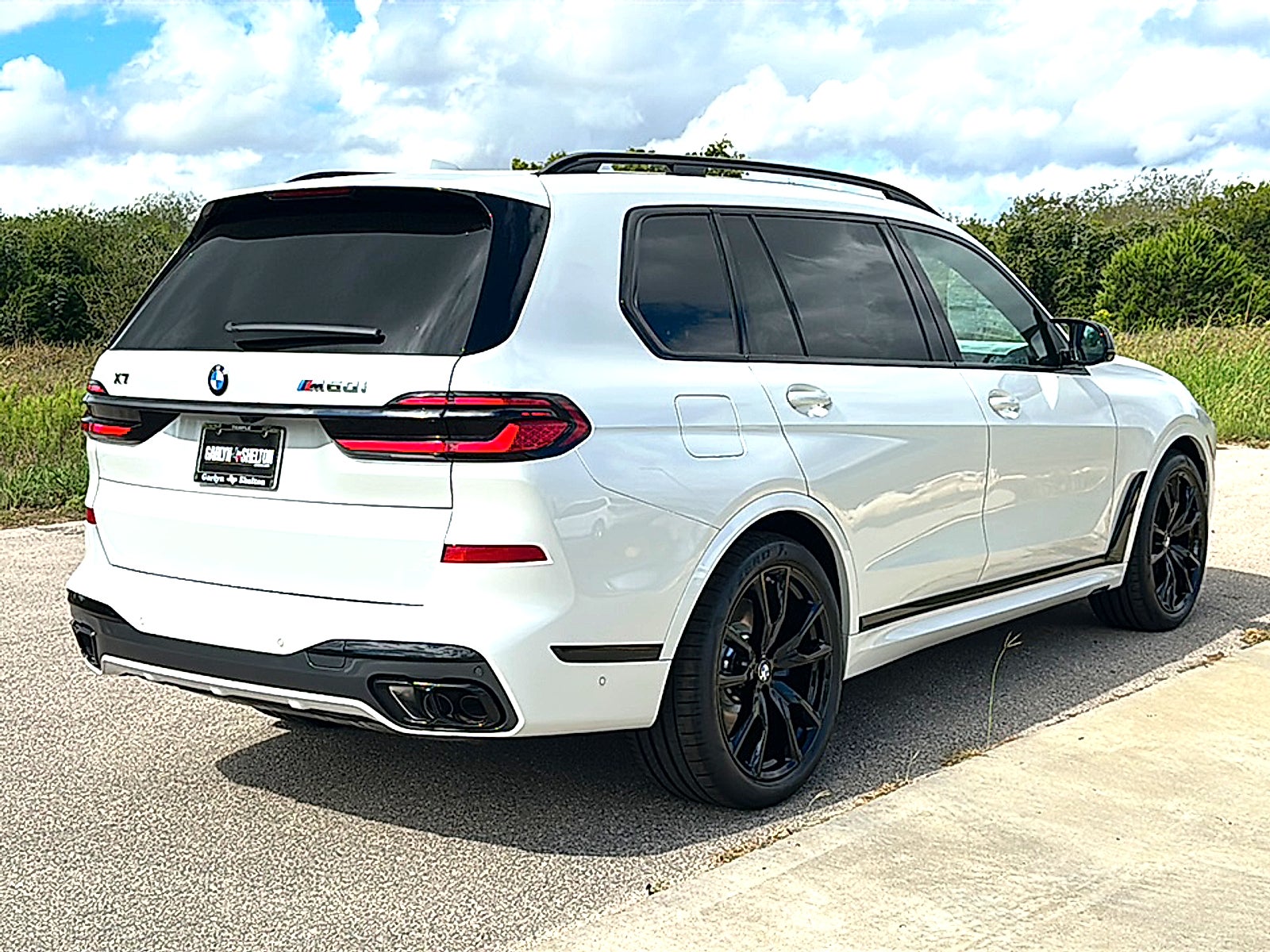 2027 BMW X7 M60i
