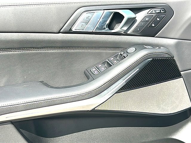 2027 BMW X7 M60i