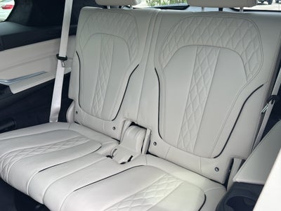 2024 BMW X7 M60i