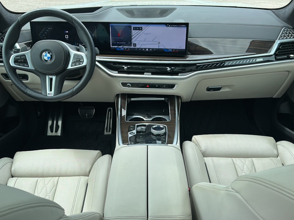 2024 BMW X7 M60i