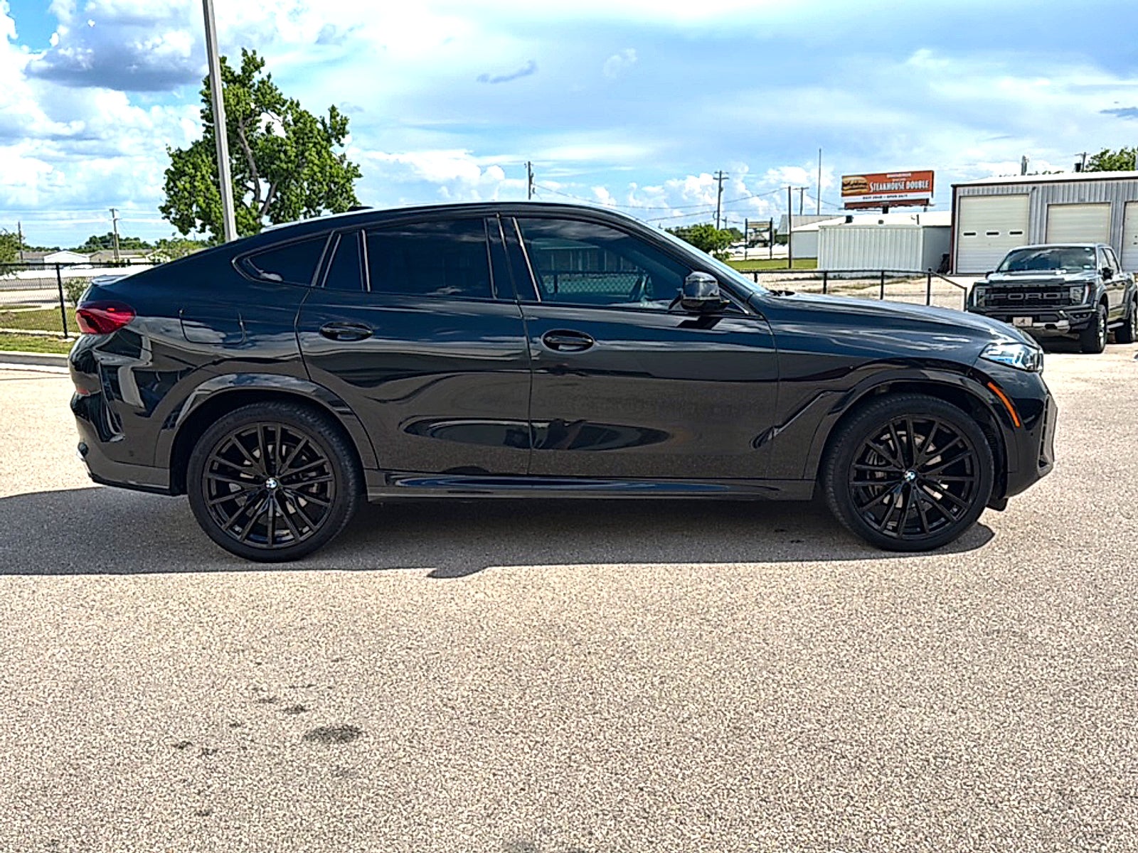 2024 BMW X6 xDrive40i