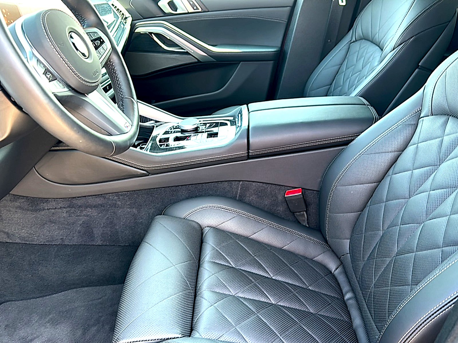 2025 BMW X6 xDrive40i