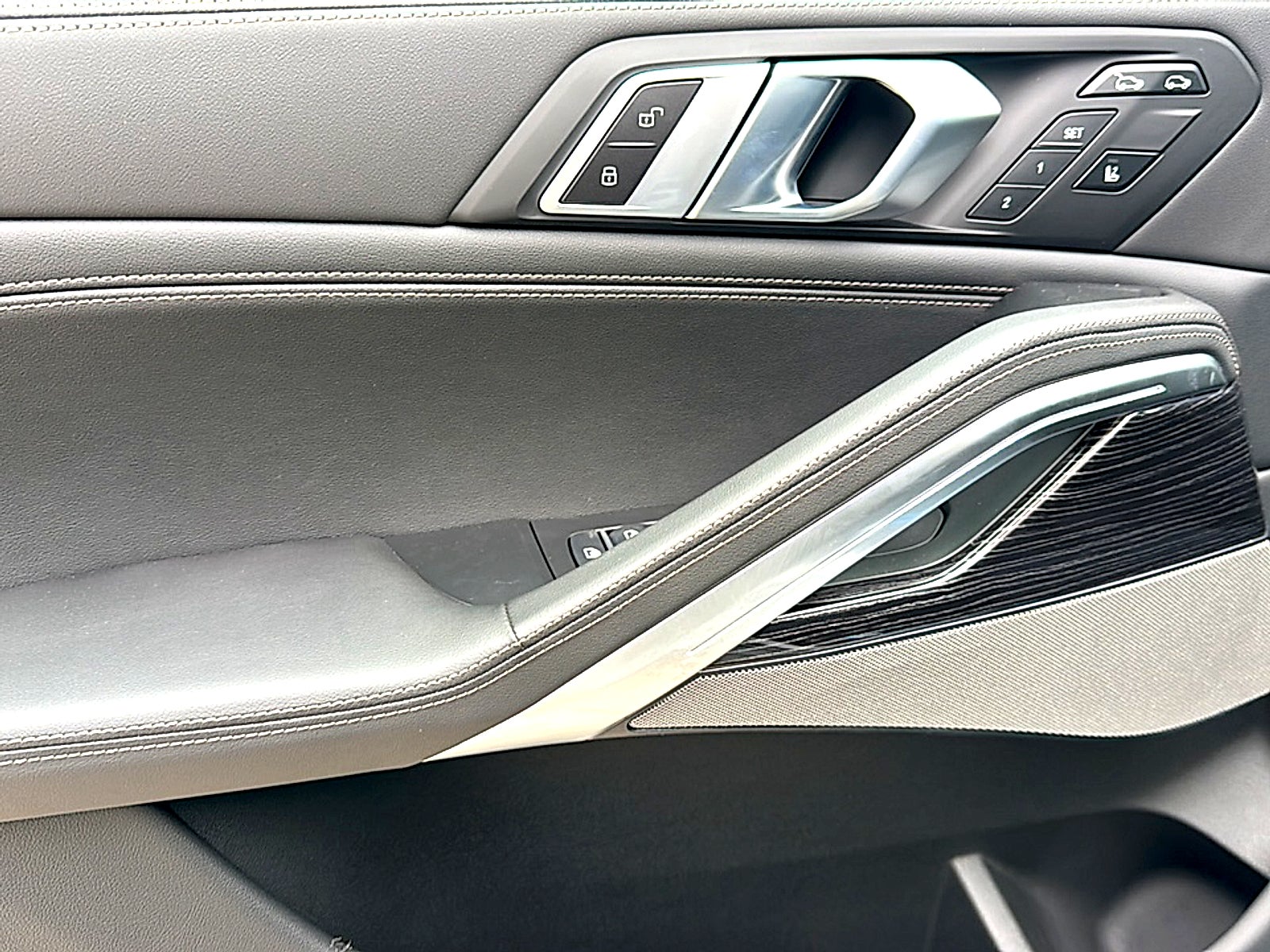 2027 BMW X6 xDrive40i