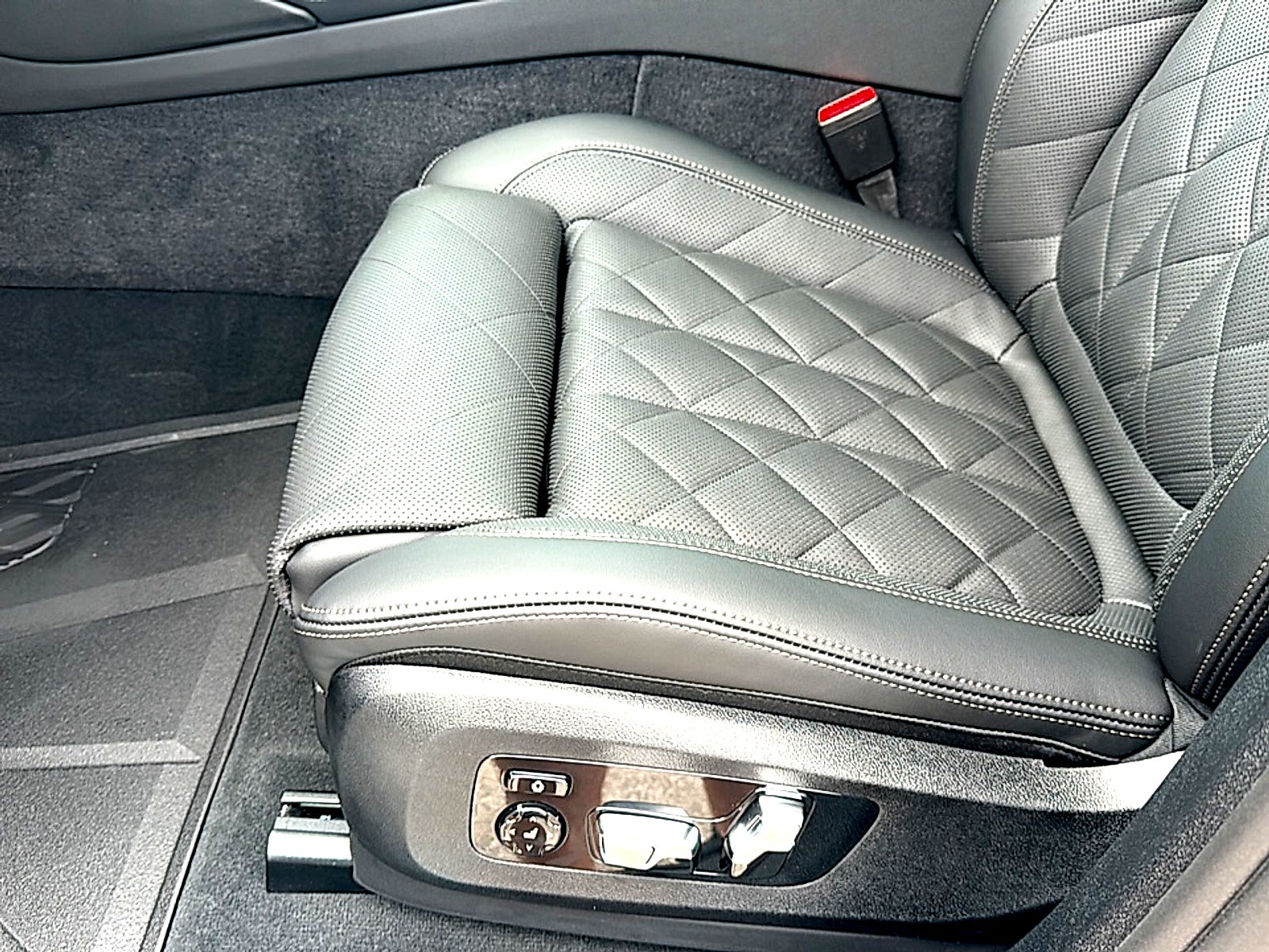 2027 BMW X6 xDrive40i