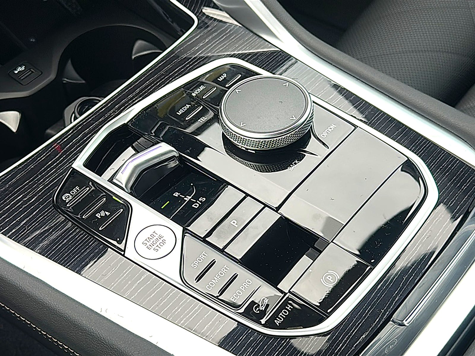 2027 BMW X6 xDrive40i