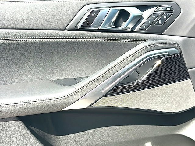 2027 BMW X6 xDrive40i