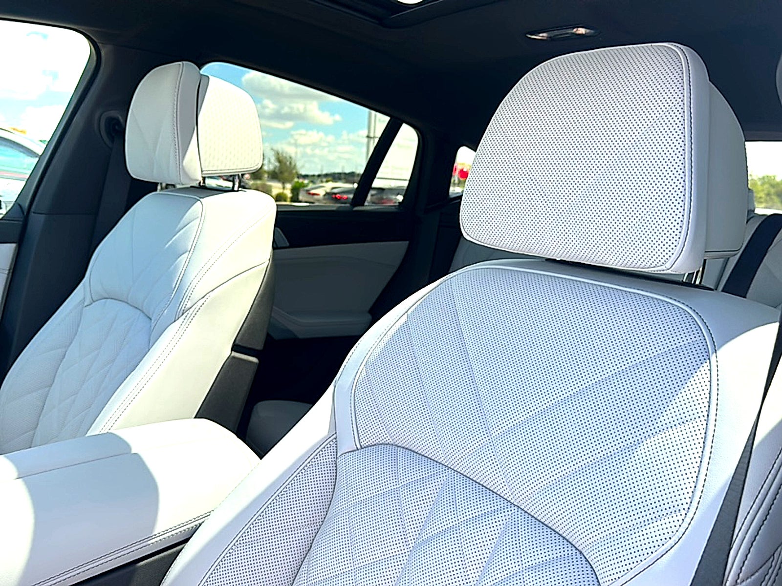 2027 BMW X6 xDrive40i