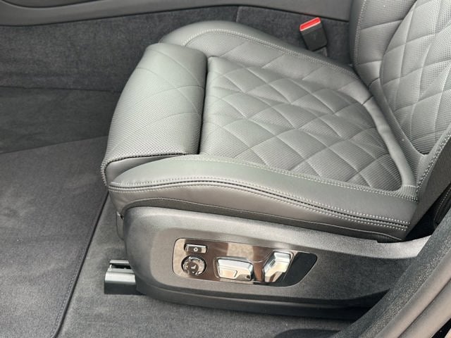 2027 BMW X6 M60i