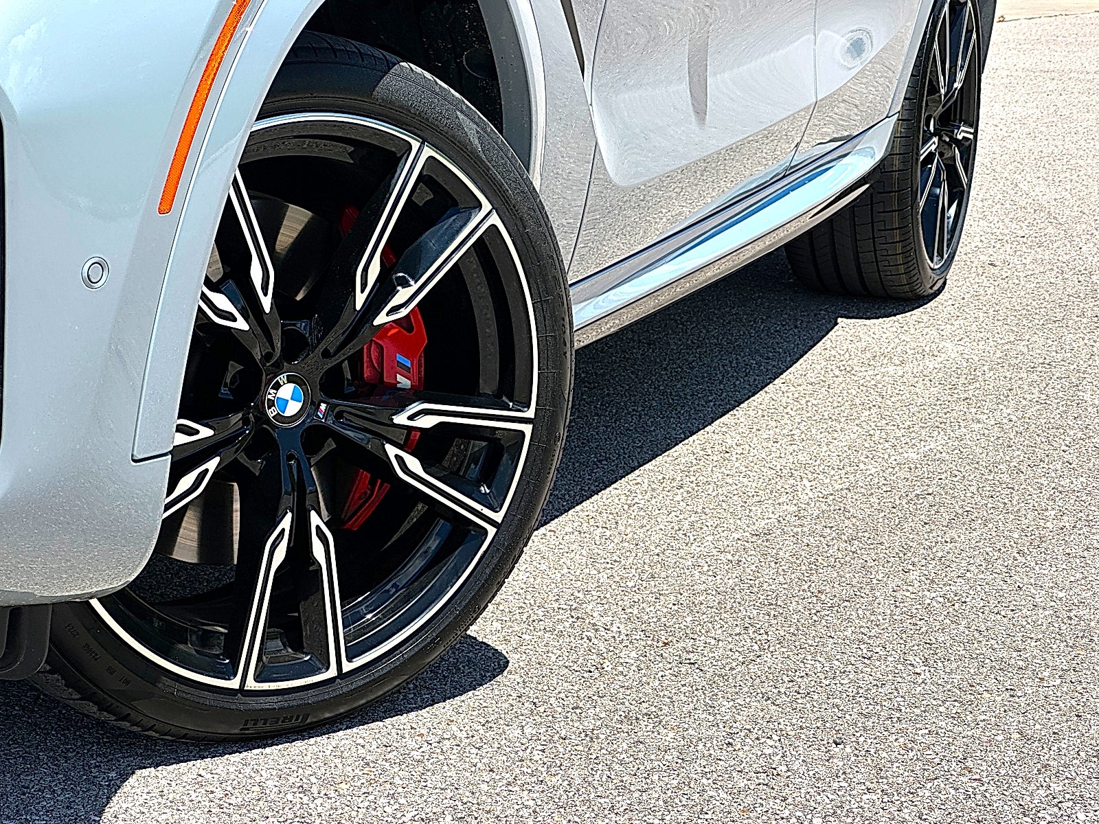 2025 BMW X6 M60i