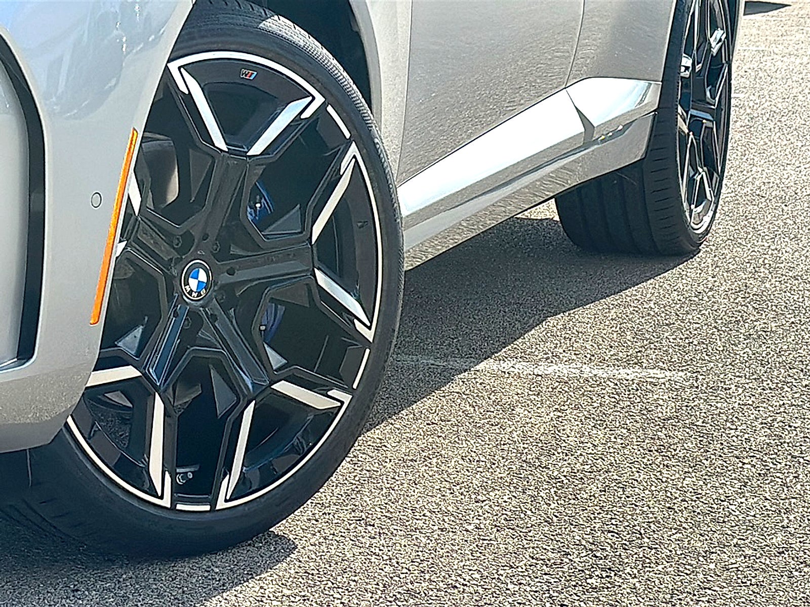2027 BMW X5 40 xDrive