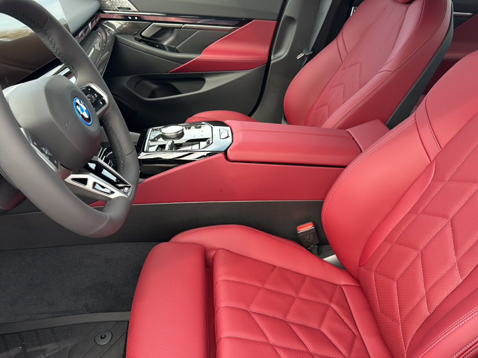 2026 BMW 550e xDrive