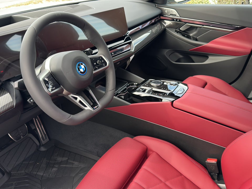 2026 BMW 550e xDrive