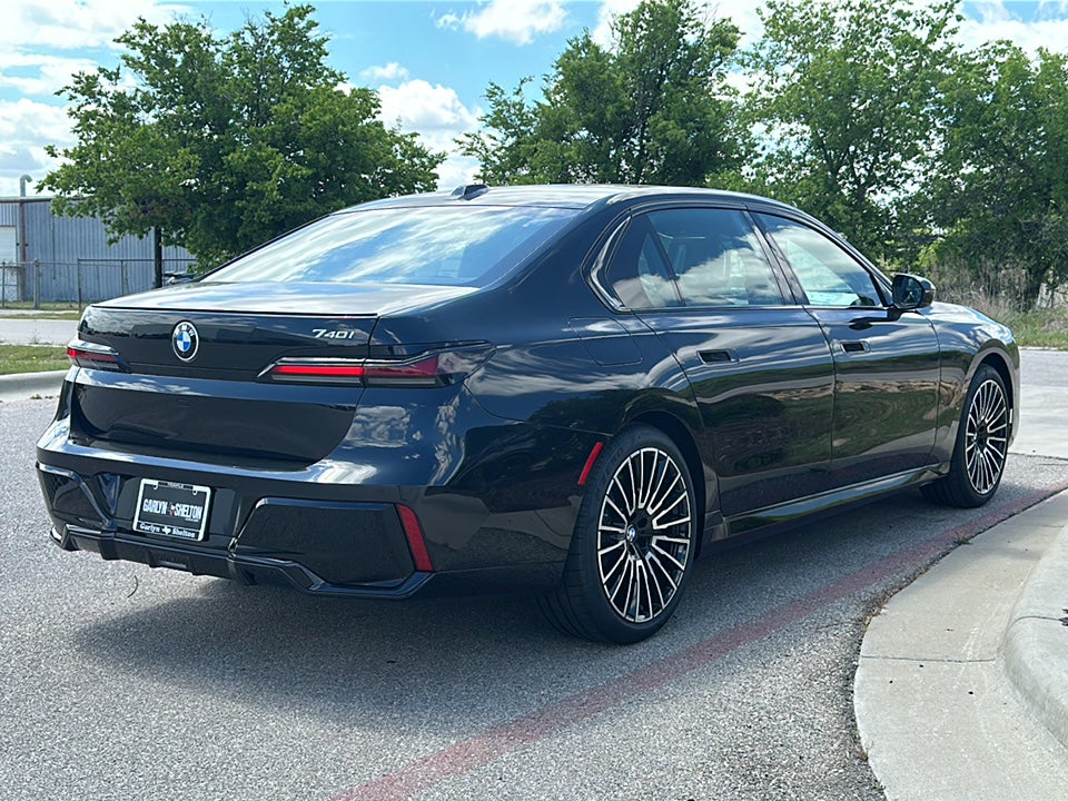 2026 BMW 7 Series 740i