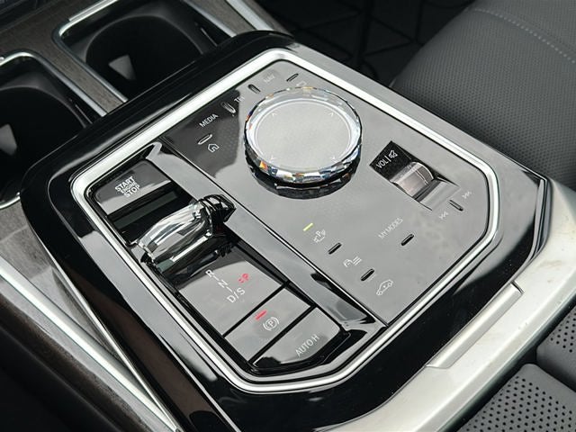 2026 BMW 7 Series 740i