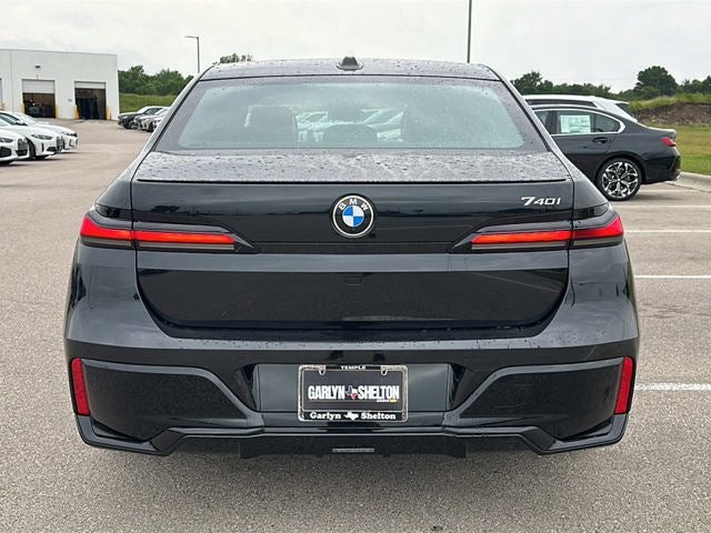 2026 BMW 7 Series 740i