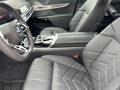 2026 BMW 740i 740i