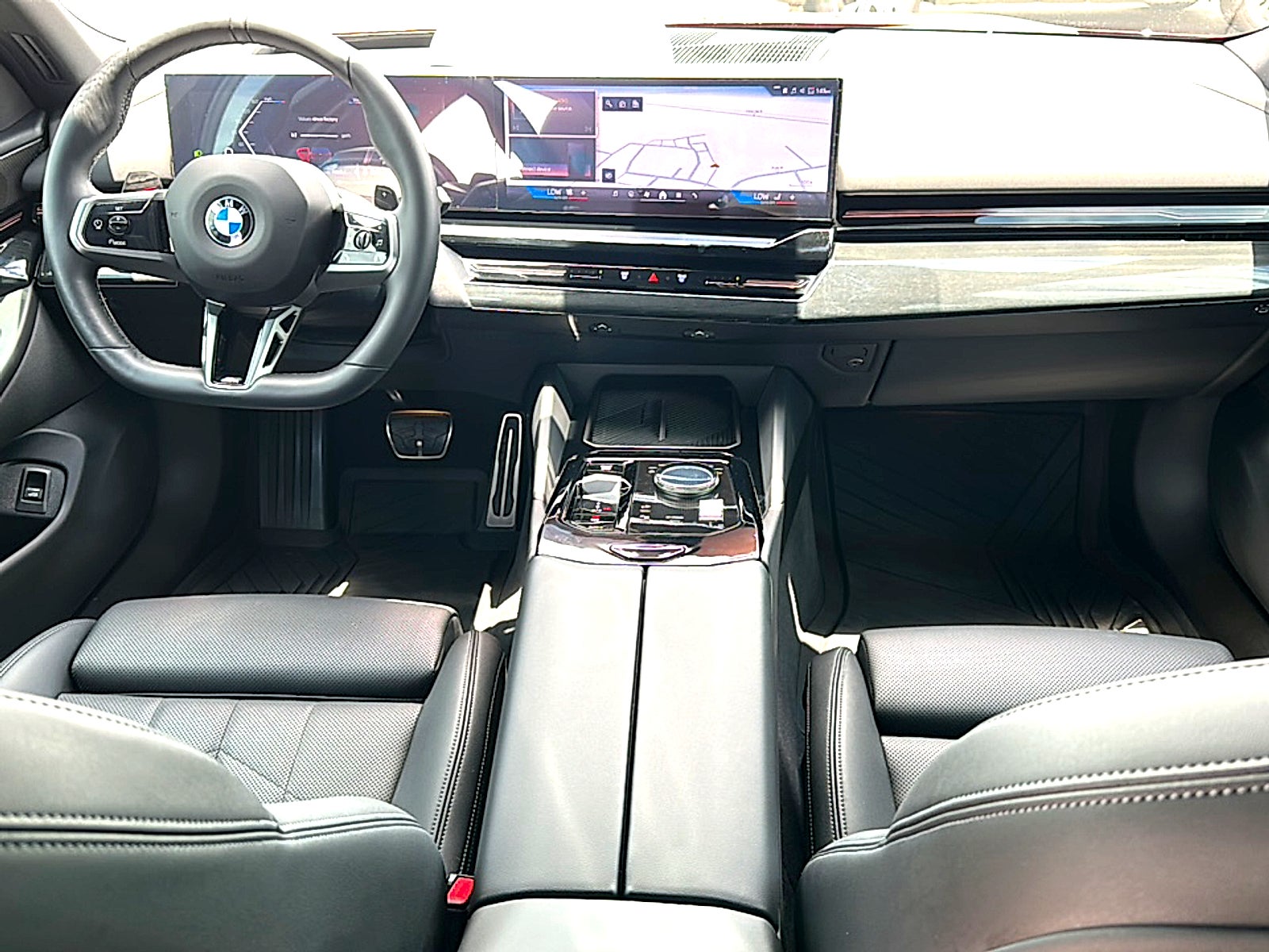 2025 BMW 5 Series 530i