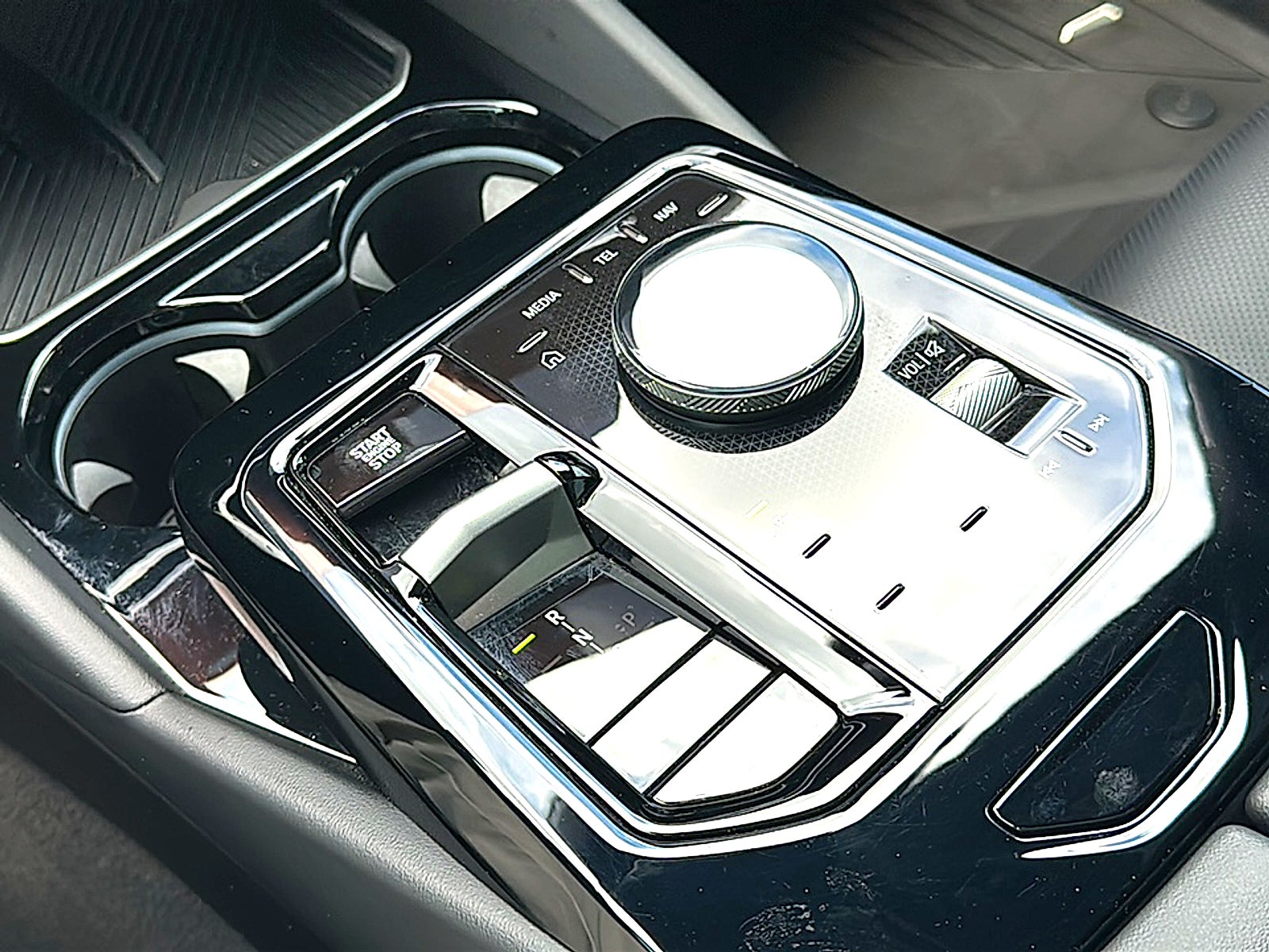 2025 BMW 5 Series 530i
