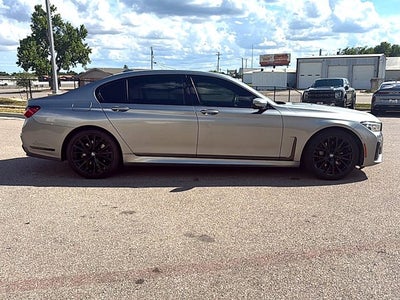 2022 BMW 7 Series 740i